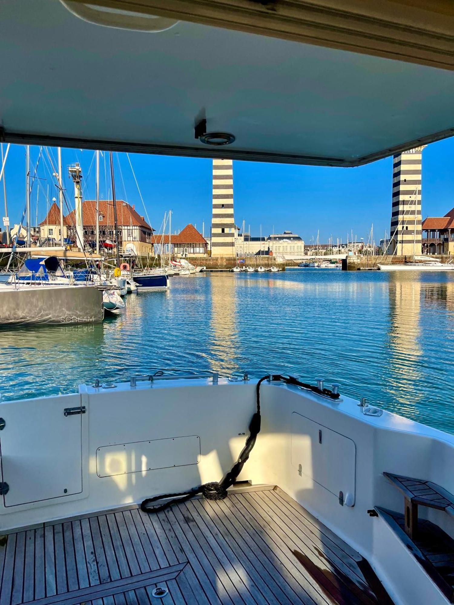 Yacht *